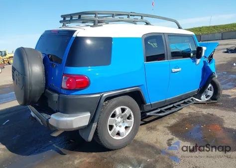 2007 Toyota Fj Cruiser z USA, uszkodzony, nr VIN JTEBU11F570047990